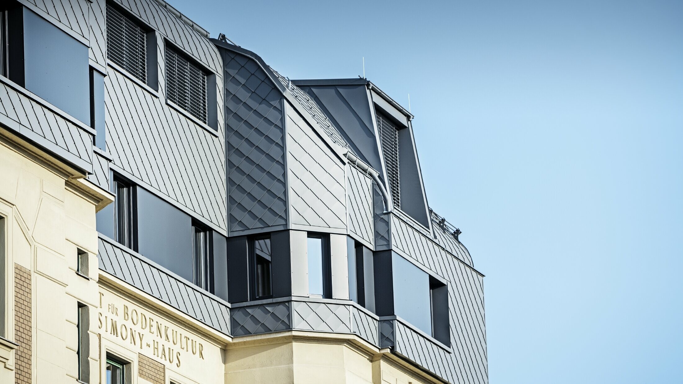 BOKU Vienna with rhomboid façade tile 29 × 29 in P.10 light grey
